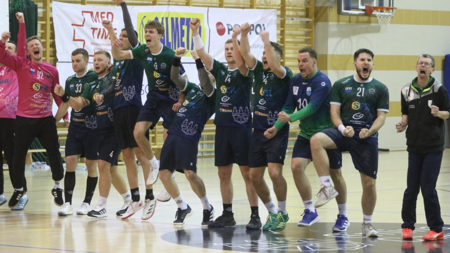 Handball Czersk w końcu ma pierwsze w tym sezonie domowe zwycięstwo! Czerscy szczypiorniści pokonali po rzutach karnych SMS ZPRP Kwidzyn FOTO