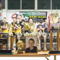  Sportowy Weekend nr 323 | Jaki był Karol Ćwikliński, patron chojnickiego turnieju? Mama i przyjaciele wspominają chłopaka, kt&oacute;ry kochał piłkę nożną. "Memoriał to element terapii" 