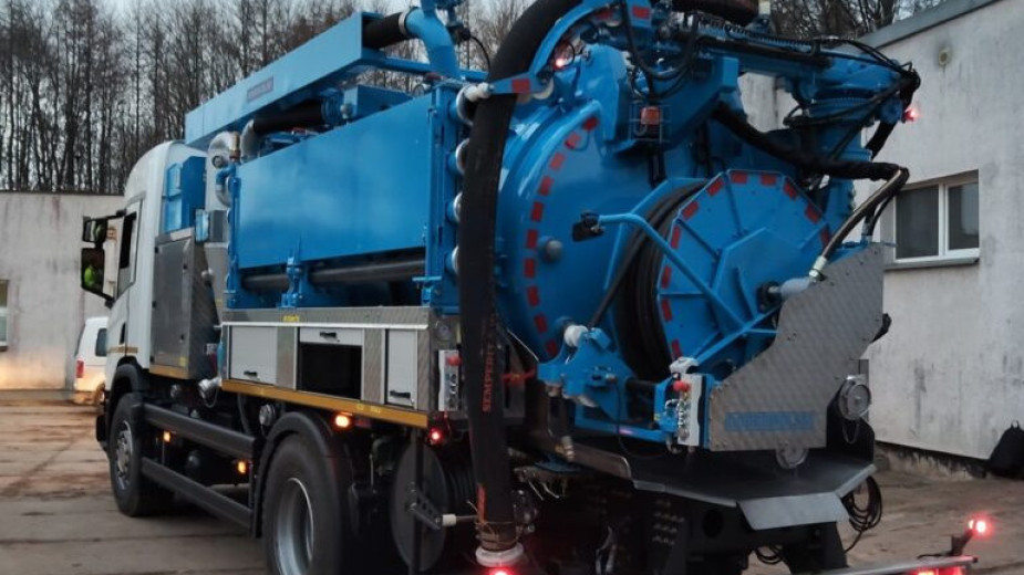 Do Zakładu Komunalnego Gminy Kościerzyna trafił nowy pojazd techniczny. Kosztował 1 mln 525 tys. złotych