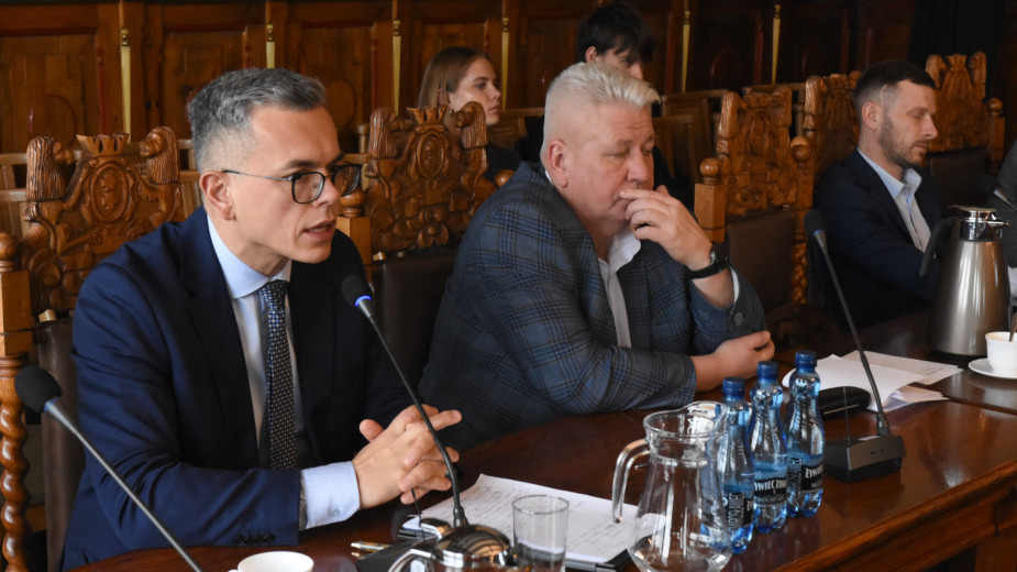 Strefa płatnego parkowania w Chojnicach rozszerzona. Opozycja skrytykowała wiele zapisów w uchwale 