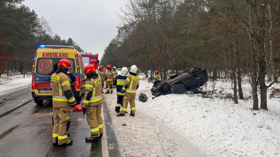 Poważny wypadek na drodze krajowej 25 w Sporyszu w gminie Rzeczenica. Droga jest obecnie zablokowana FOTO