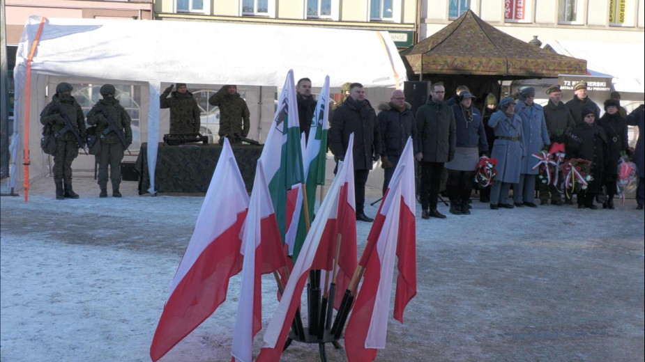 Były uroczyste przemowy na rynku miasta i rodzinny rajd. Kościerzyna uczciła 106. rocznicę powrotu miasta do Ojczyzny FOTO