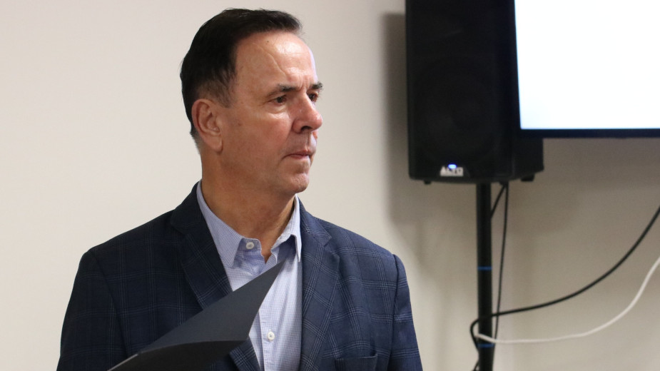 Wójt Przechlewa Andrzej Żmuda Trzebiatowski wrócił do pracy po leczeniu problemu z alkoholem. Ucina jednak pytania o szczegóły