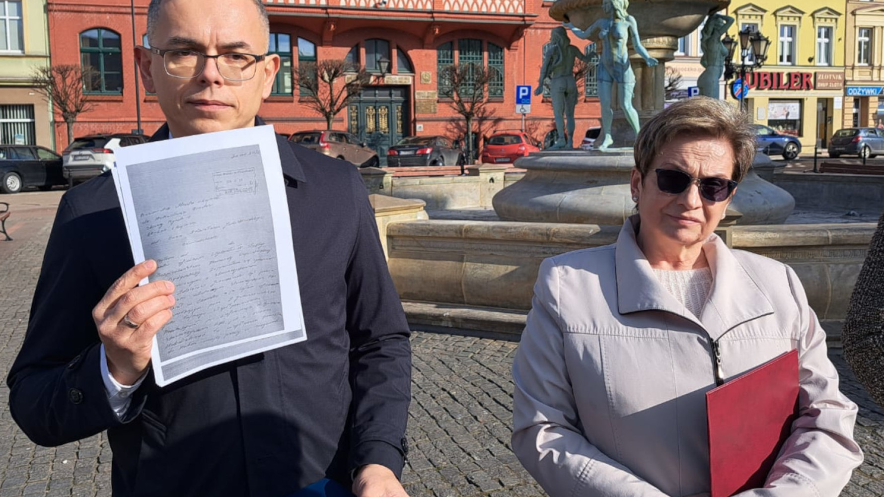 "Burmistrz Chojnic uwiarygodnił esbecki donos". Opozycja staje murem za radnym Zdzisławem Januszewskim