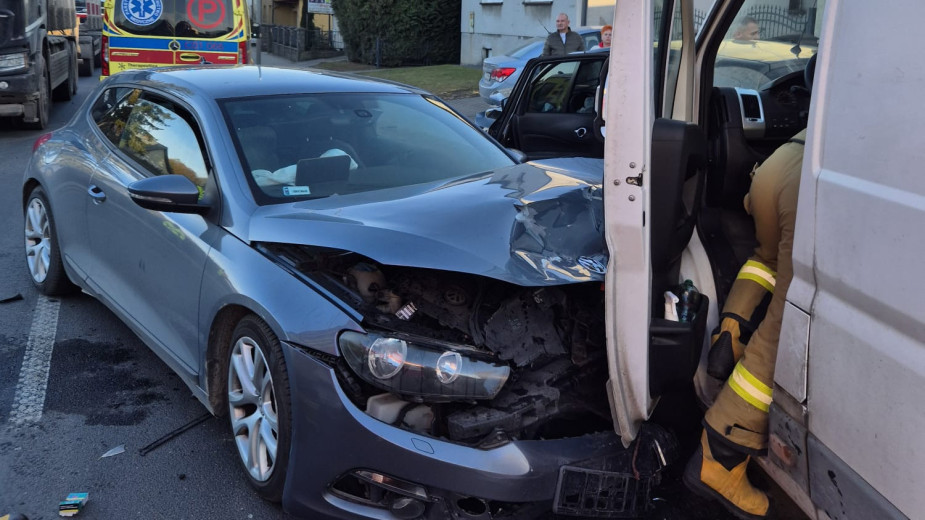 Zderzenie trzech aut na ulicy Warszawskiej w Tucholi. Wprowadzono ruch wahadłowy Aktualizacja