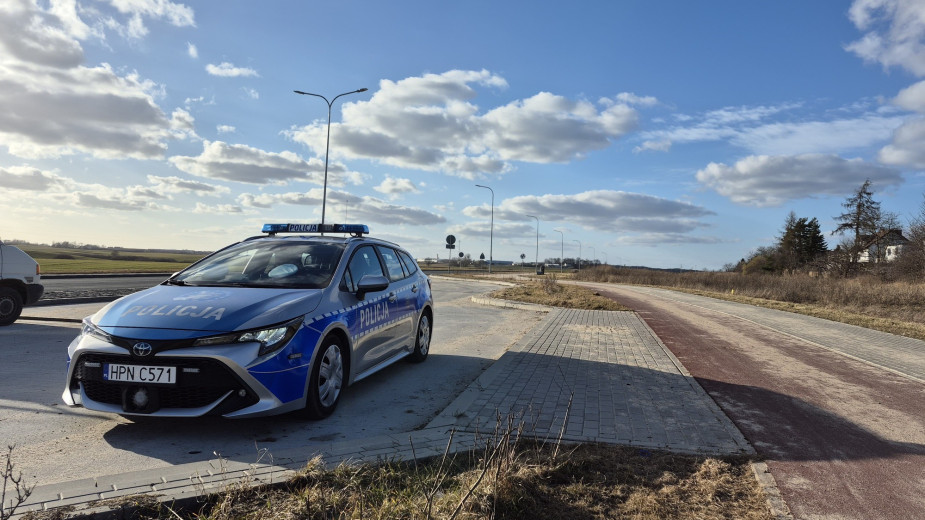 Motoweekend, odcinek 5. Czy drogówka tylko stoi w krzakach z suszarkami? Irek Korycki sprawdzał to u źródła w Wydziale Ruchu Drogowego KPP w Chojnicach