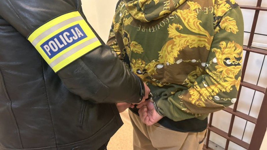 Policyjne zatrzymanie w Chojnicach. 42-latek był poszukiwany do odbycia kary więzienia