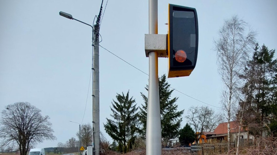 Działa już nowy fotoradar przy berlince. Został zamontowany w Chrząstowie, w gminie Człuchów