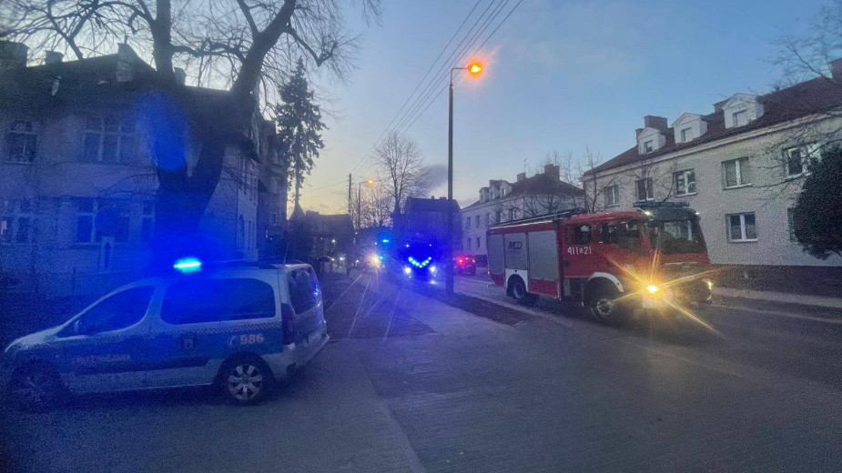 Szesnaście osób ewakuowanych z budynku wielorodzinnego w Chojnicach. Powodem był tlenek węgla FOTO