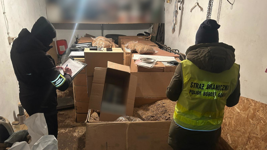 Papierosy i krajanka tytoniowa za ponad 1 mln zł znalezione w garażu. Prokuratura bada przestępstwo z Miastka