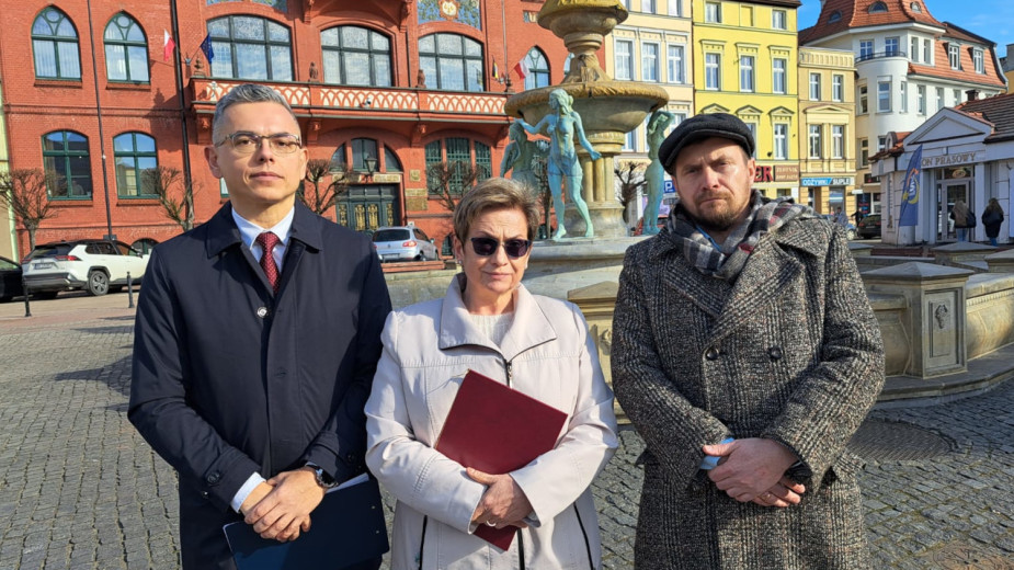 &quotBurmistrz Chojnic uwiarygodnił esbecki donos&quot. Opozycja staje murem za radnym Zdzisławem Januszewskim