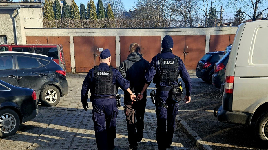 Są kolejne zatrzymania po napaści pseudokibiców w Kościerzynie. Do tej pory funkcjonariusze ujęli już 42 osoby FOTO