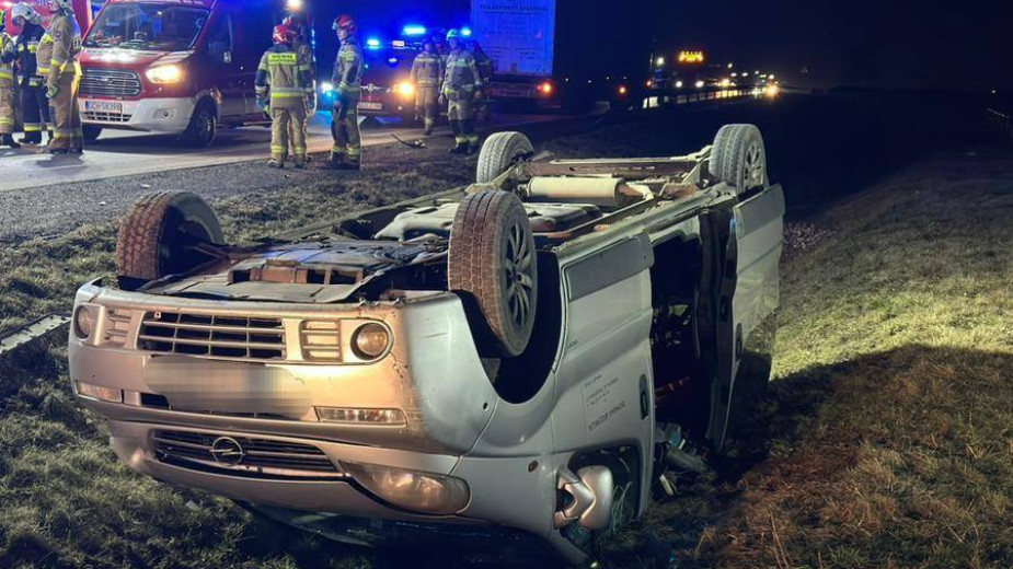 Zderzenie busa i ciężarówki na krajowej 22 w pobliżu stacji w Jeziorkach AKTUALIZACJA