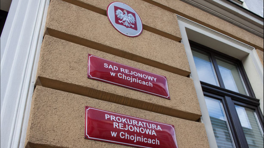 Nie żyje policjant z komisariatu w Czersku. Najprawdopodobniej śmiertelnie postrzelił się z broni służbowej