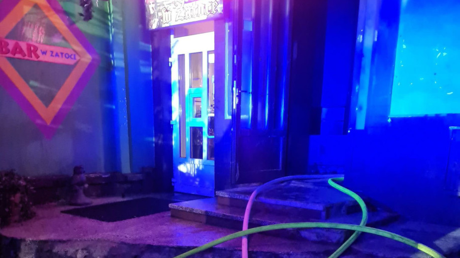 Poważny pożar na ulicy Armii Krajowej w Miastku. Płonęło poddasze i dach dawnego klubu 