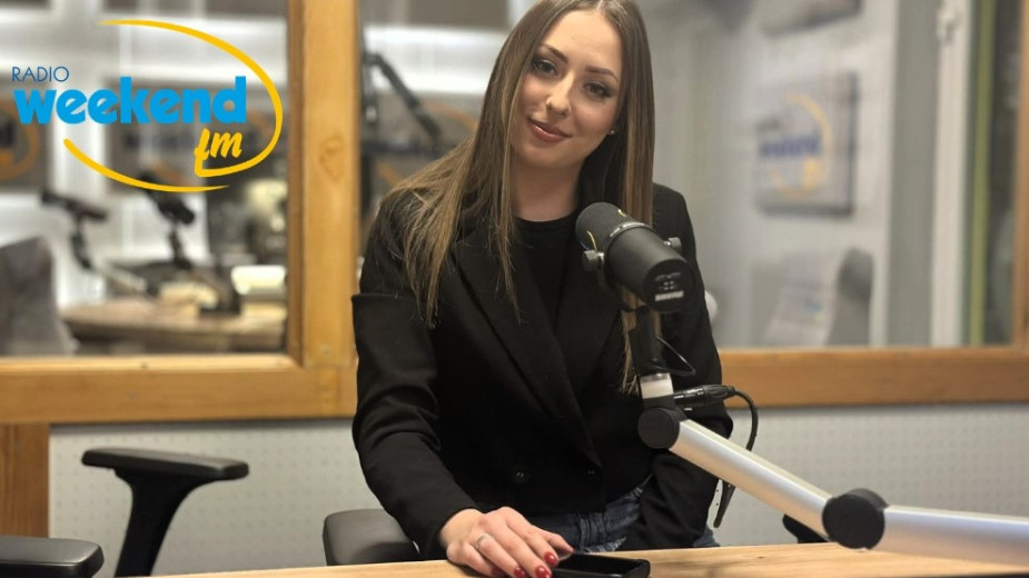 Alexxandra odwiedziła Weekend FM i zostawiła... Ślady na szkle