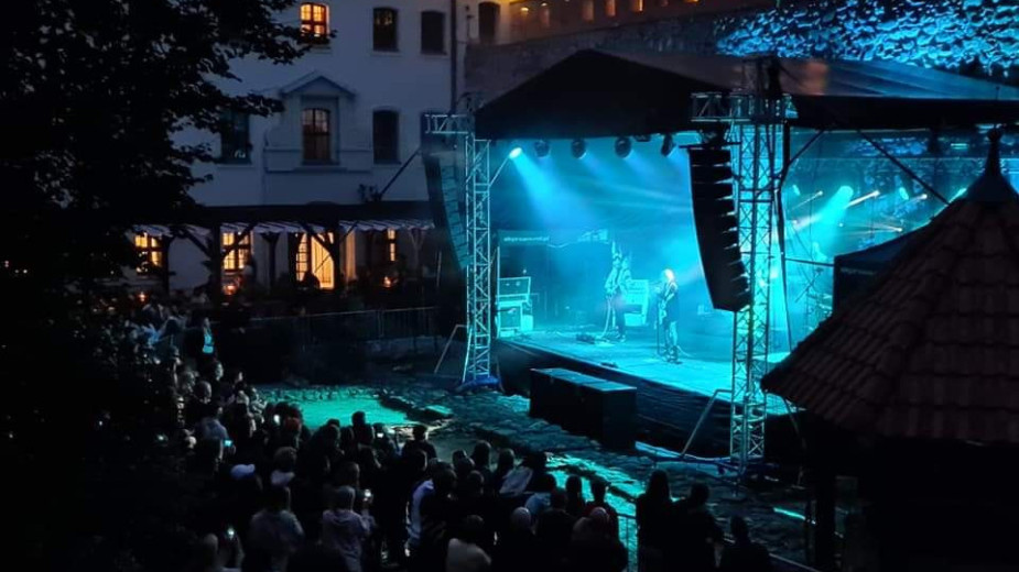 Na dziedzińcu zamkowym w Bytowie niebawem stanie nowa scena. To element większego projektu