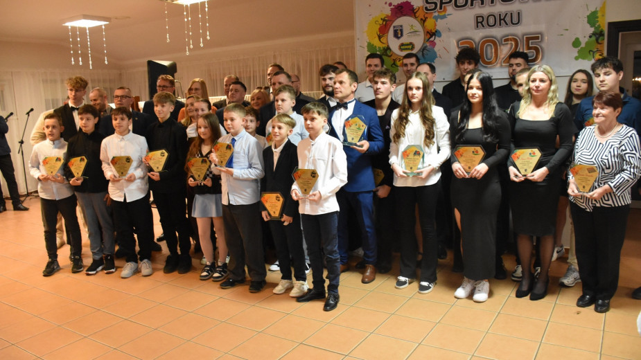 Wiktoria Ilcewicz i Przemysław Paterek odebrali statuetki Sportowca Roku 2025 w gminie Sępólno Krajeńskie FOTO