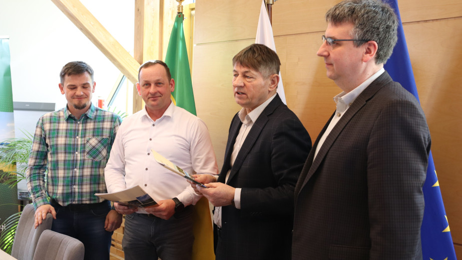 Umowa na budowę trzech ulic w Chojniczkach podpisana. Zakłada też kanalizację deszczową