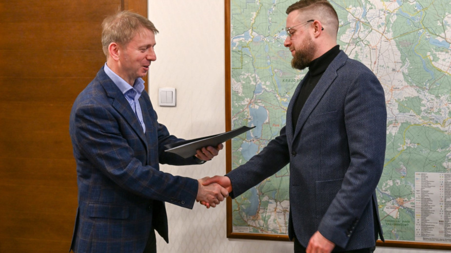 Burmistrz Brus podpisał umowę na budowę nowego żłobka w mieście. Obiekt stanie jeszcze w tym roku