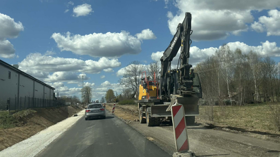 Jesienią tego roku ma zakończyć się przebudowa odcinka drogi wojewódzkiej 221 z Kościerzyny do Nowej Karczmy ROZMOWA
