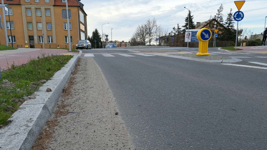 Chojnice są brudne i ubolewam nad tym. Burmistrz jednak zaangażuje firmę do pomocy w pozimowym sprzątaniu