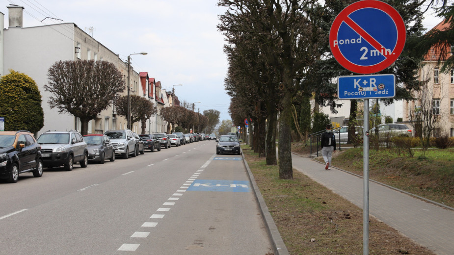 Mieszkańcy mają zastrzeżenia do strefy Kiss and Ride na ulicy Żwirki i Wigury w Chojnicach. Starosta zapowiada zmiany