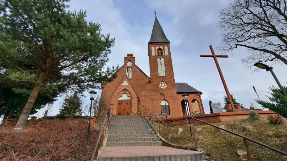 Gmina Człuchów dofinansuje remont zabytkowego kościoła w Rychnowach. 20 tys. to nie jest kwota, która rozwiązuje pełen problem