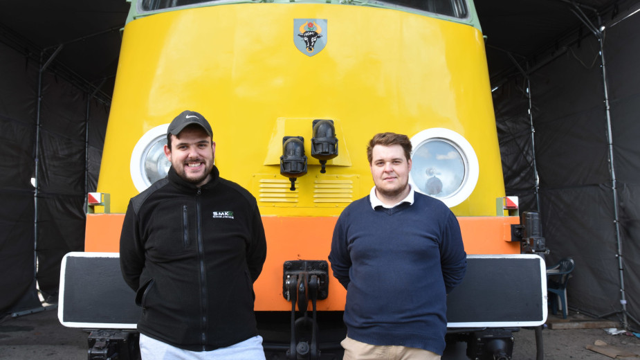 Trwa remontowa operacja Hipolit. Chojnickie Stowarzyszenie Miłośników Kolei remontuje legendę pomorskich kolei ROZMOWA, FOTO