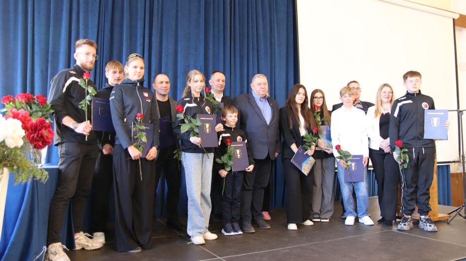 Chojnickie starostwo w tym roku wydało 73 tys. zł. Nagrody dla młodych sportowców i ich trenerów rozdane