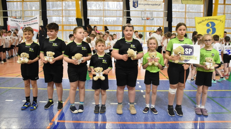 Szkoła Podstawowa w Wiśniewie zwyciężyła w tegorocznej edycji zawodów Pluszowego misia w gminie Sępólno Krajeńskie