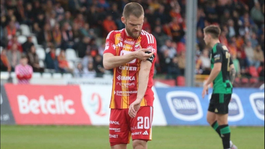 Kapitan Chojniczanki Valerijs Sabala przedłużył kontrakt z klubem. Nową umowę podpisał też wychowanek Jakub Żywicki