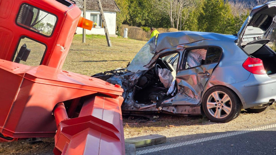 Groźny wypadek na drodze powiatowej między Tucholą a Tleniem. Droga jest zablokowana, policja organizuje objazdy FOTO