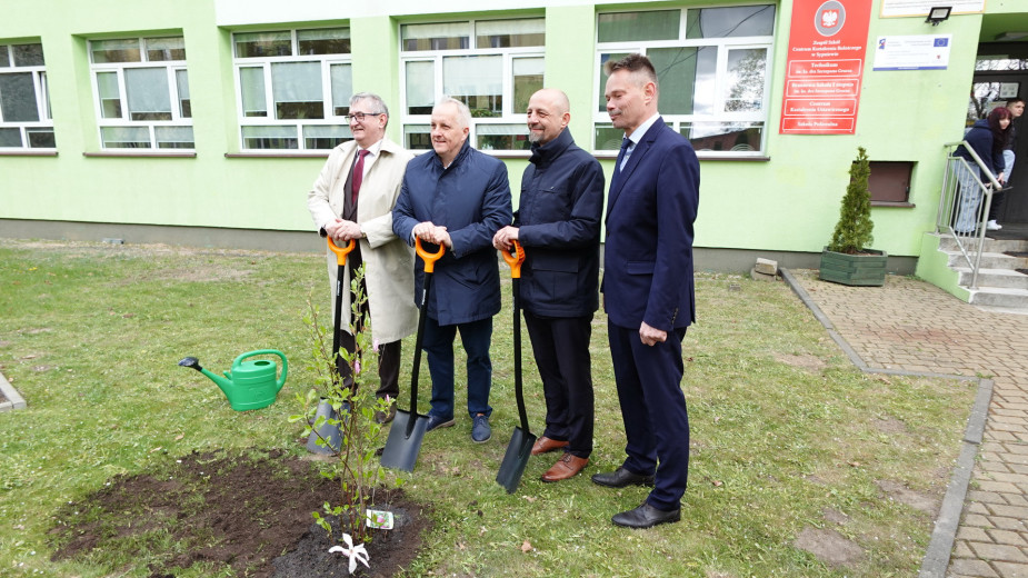 Ponad 60 wystawców wzięło udział we wczorajszych 26.04 Targach Ogrodniczo-Rolniczych w Sypniewie w gminie Więcbork FOTO
