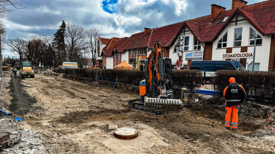 Po zimie pełną parą ruszyły prace w centrum Czerska. Po świętach drogowcy położą pierwszy asfalt na Królowej Jadwigi