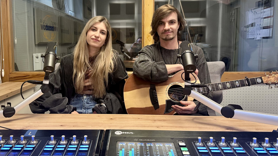 Naszym celem jest  w tym roku wydać płytę. UNIQUE DUO, czyli muzyk z Brus i wokalistka z Poznania w muzycznej podróży odwiedzili Weekend FM