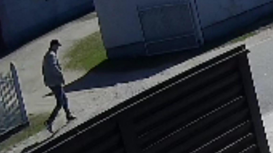 64-latka z powiatu kościerskiego oszukana na 50 tys. zł. Policja szuka fałszywego kuriera, który odebrał pieniądze