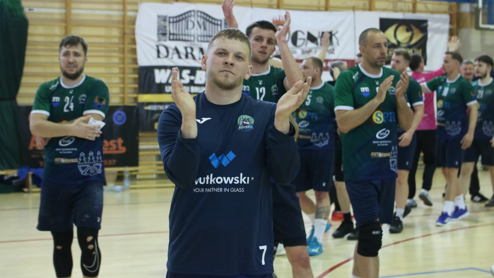 Jaki ten sezon był dla Handballu, a jak zakończy się dla Chojniczanki? Rozmawiamy ze szczypiornistami z Czerska i piłkarzem Maksymilianem Tkoczem (WIDEO)