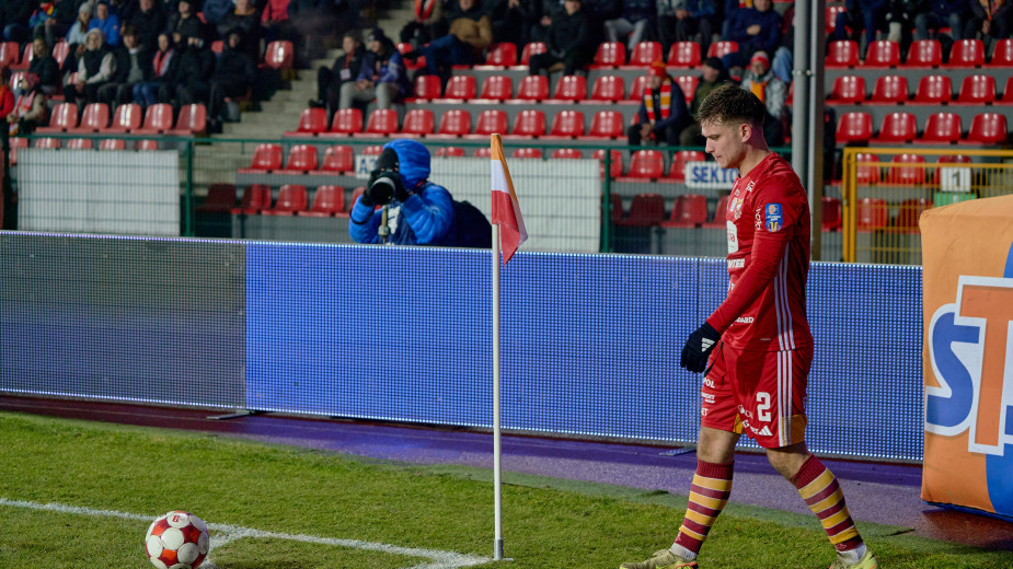 Mateusz Bąkowicz zostaje na dłużej w Chojniczance. Podpisał nowy, roczny kontrakt z opcją przedłużenia o kolejne 12 miesięcy