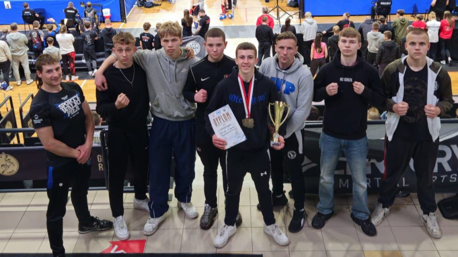 Bracia Betańscy z Debrzna z kolejnymi medalami. Nikodem ma złoto, a Borys brąz w Mistrzostwach Polski w low kicku