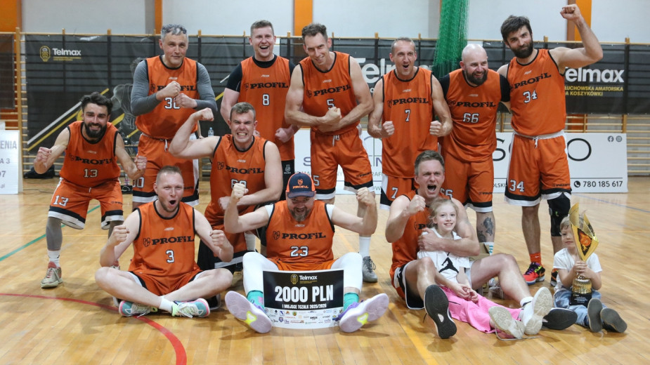 Profil Piła wygrał Telmax Człuchowską Amatorską Ligę Koszykówki. W finale pokonał pięcioma punktami Old Team Człuchów. Świetne emocje, świetne widowisko FOTO