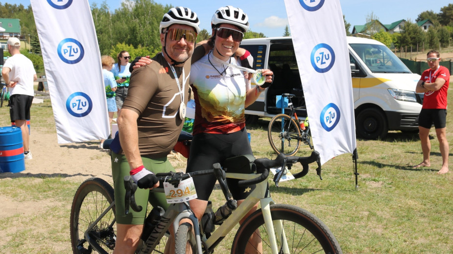Weekend na rowerze. Nadawaliśmy na żywo z Tour de Romgaz. Ze Swornegaci startował wyścig, który stawia na głowę FOTO, RELACJA