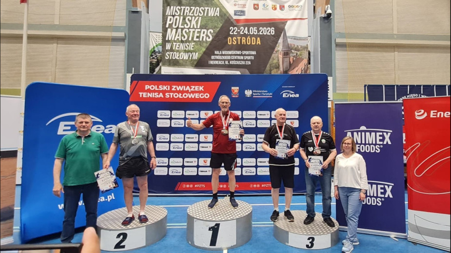 Leszek Jodaniewski z Człuchowa wrócił z trzema medalami z Mistrzostw Polski Masters w Tenisie Stołowym. W singlu wywalczył złoto