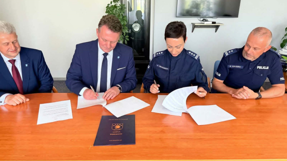 Lokalne samorządy wspierają finansowo budowę nowej Komendy Powiatowej Policji w Kościerzynie. Tym razem środki na ten cel przekazuje gmina Dziemiany