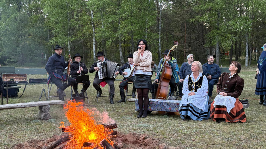 Wieczór pełen legend i kaszubskich opowieści. To była magiczna Noc Muzeów w Kaszubskim Parku Etnograficznym we Wdzydzach, w gminie Kościerzyna FOTO