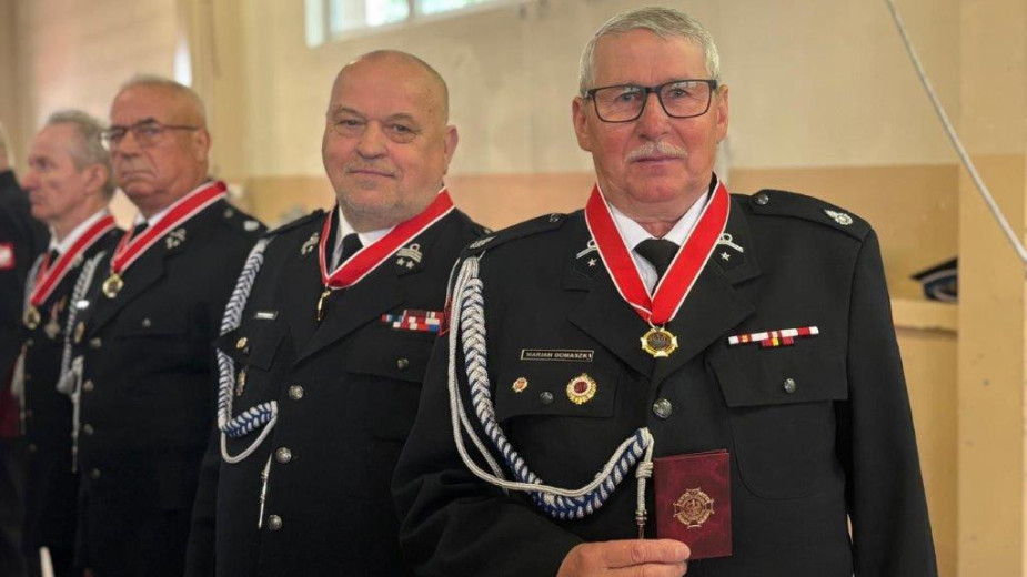 Były wspomnienia, podziękowania i odznaczenia. Dzień Strażaka połączony z jubileuszem 80-lecia straży pożarnej w powiecie bytowskim FOTO
