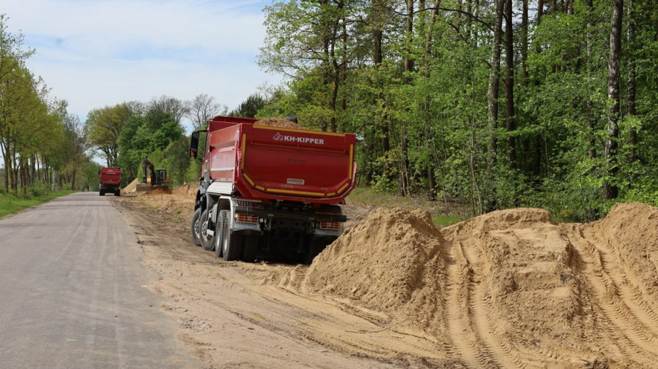 Trwają prace związane z budową ścieżki rowerowej z Jerzmionek do Zamartego, w gminie Kamień Krajeński
