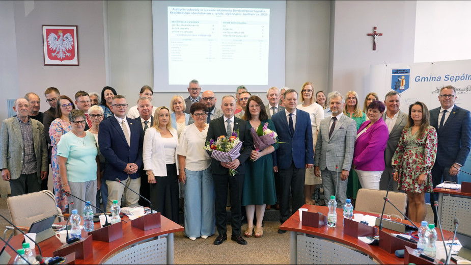 Rada Miejska Sępólna Krajeńskiego jednogłośnie rozliczyła burmistrza za pracę w 2025 roku. To 24. absolutorium burmistrza Stupałkowskiego