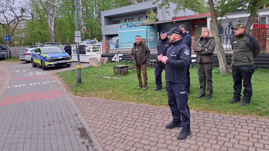 Pilny komunikat policji do mieszkańców Charzyków w gminie Chojnice. Na czwartek 7 maja zarządzono ewakuację mieszkańców części ulic