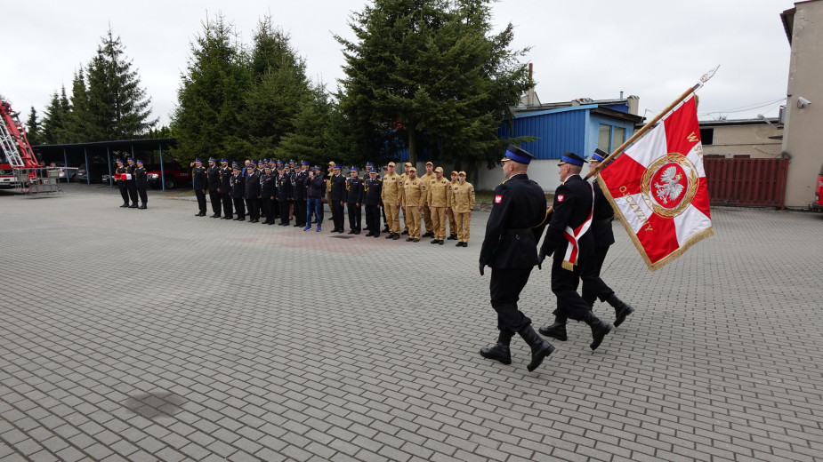 Sępoleńscy strażacy otrzymali coroczne nagrody, awanse i odznaczenia.  W uroczystościach brał udział zastępca komendanta wojewódzkiego w Toruniu FOTO